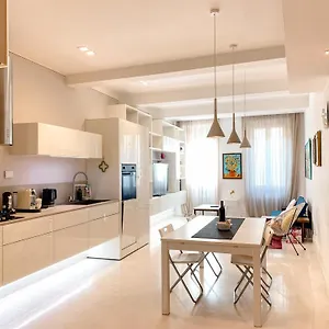 Apartment The Duomo Exclusive -43 Passi Dal Duomo-, Florence